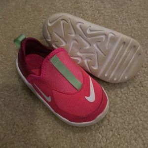 Toddler EUC Nike Sneakers, Toddler size 6